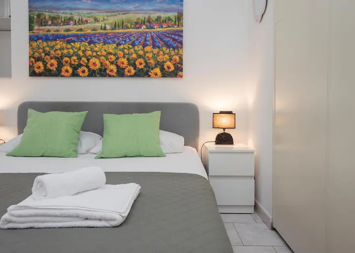 Ihost - Premuda 17 * Milan