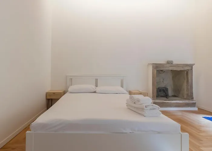 Apartment Xenia - In Corso San Gottardo A Milan