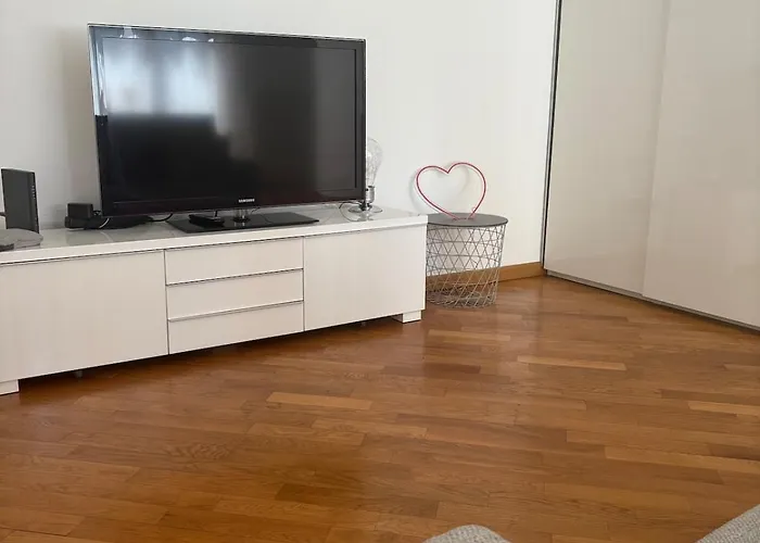 Luxury & Comfort In The Heart Of The City, Certosa Lägenhet