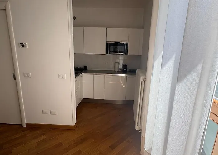 Luxury & Comfort In The Heart Of The City, Certosa Lägenhet