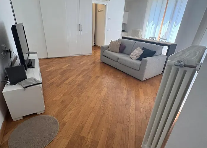 Lägenhet Luxury & Comfort In The Heart Of The City, Certosa