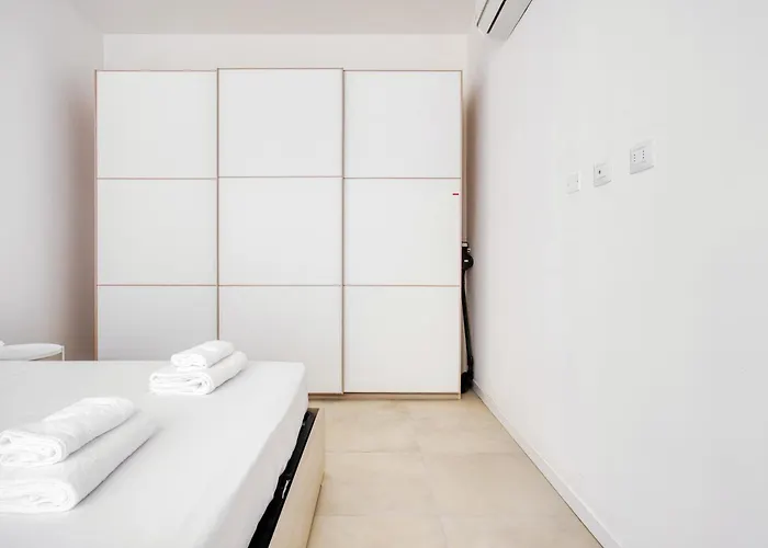 Just Urban - Bright Renovated 1-br Near Navigli & Metro M2 Apartmán