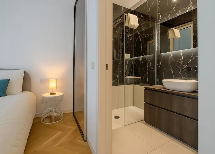 B And G San Babila- Luxury In The Heart Of - Design District Penzion