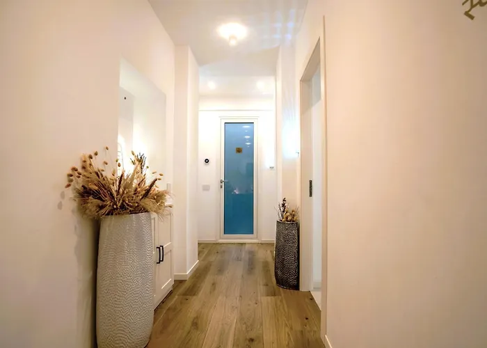 B And G San Babila- Luxury In The Heart Of - Design District 4* Milán