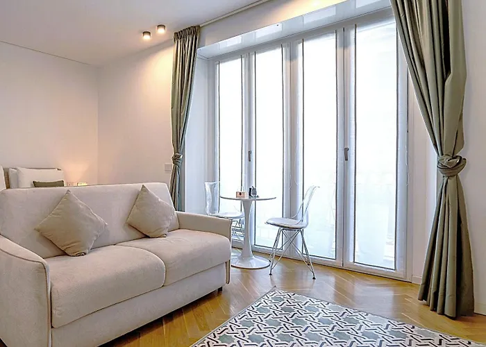 B And G San Babila- Luxury In The Heart Of - Design District Penzion Milán