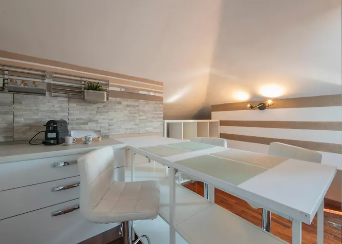 I-host - Rogoredo 21 * ميلان