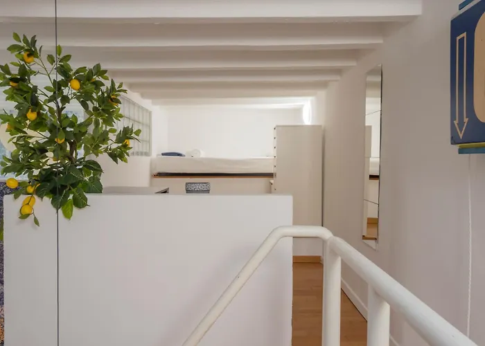 Daire I-host - Pavia 10 *