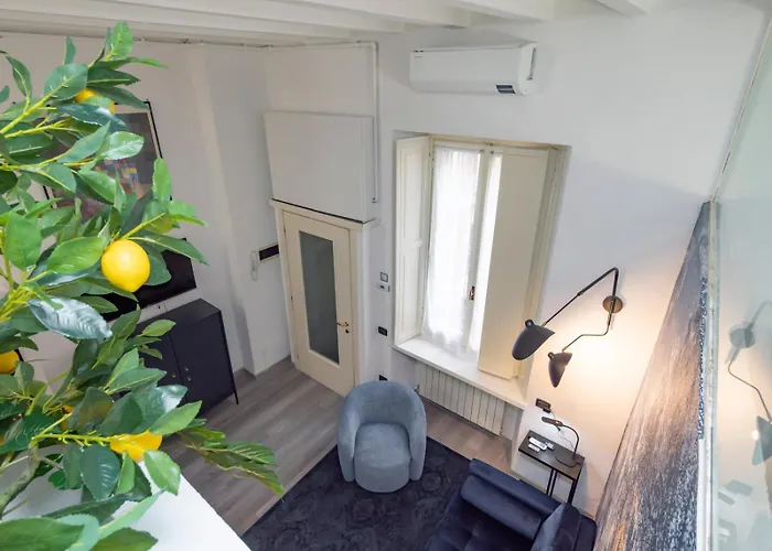 Daire I-host - Pavia 10 *