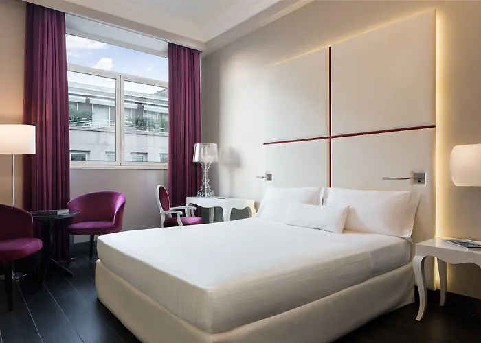 Sina De La Otel Milano