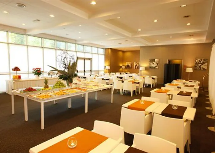 Blaise & Francis ميلان