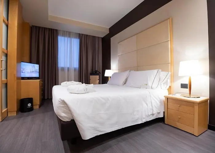 Life Poliziano, By R Collection 4* ميلان