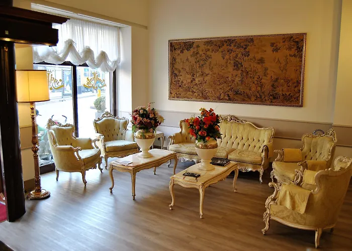 キング モキンバ ホテルズ 4*