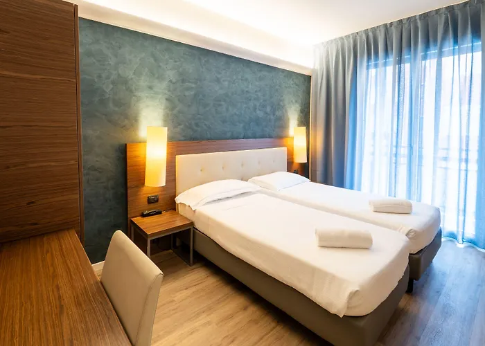 Des Etrangers 3* Milano