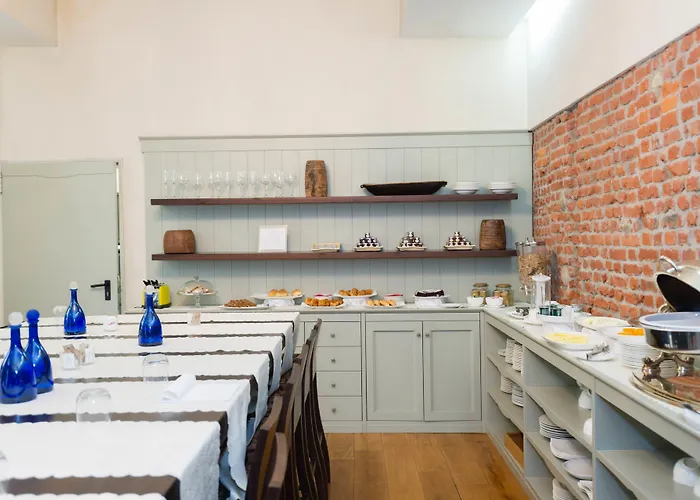 Townhouse 33 Boutique Hotel