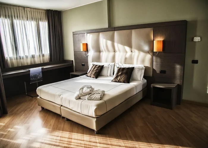 מלון Acca Palace - Aa 4*