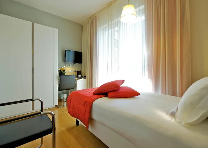 Mercure Solari Hotel