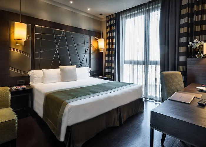 Uptown Palace Отель Милан