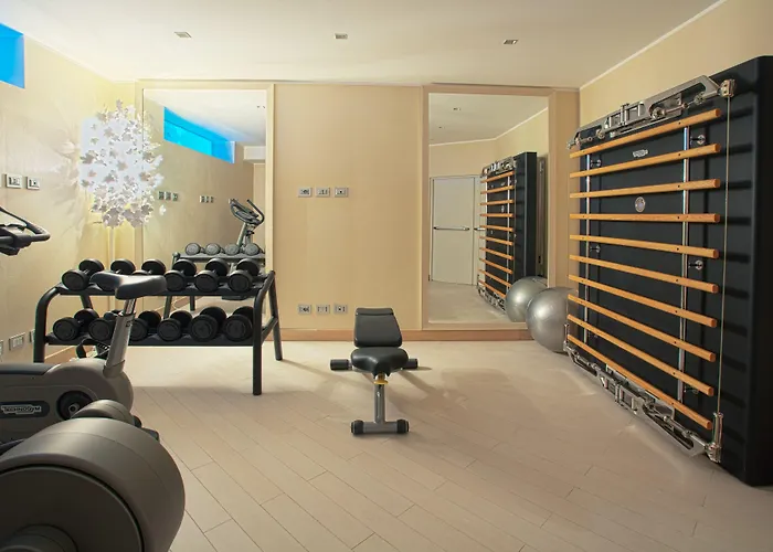 蒙福特城堡罗莱夏朵精品酒店集团