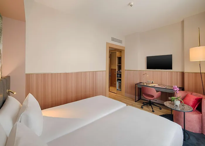 Hotel Nh Collection Touring