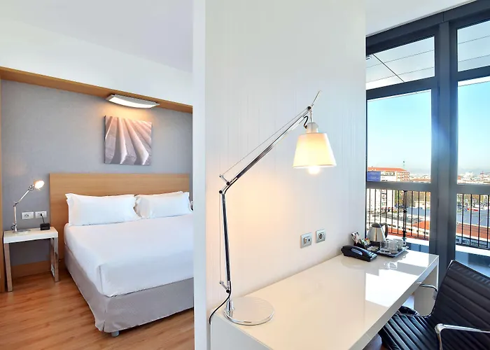 Hilton Garden North 4*