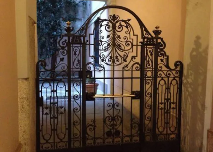 Casa Milano- And * Milano