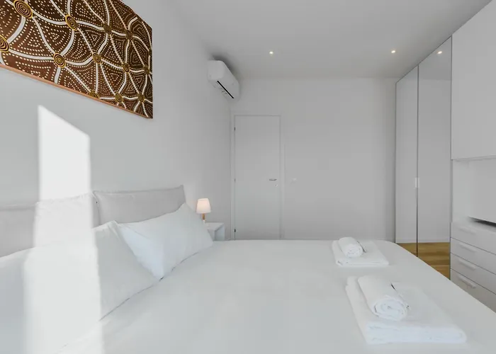 Easytopstay - Naviglio White Bliss Apartment
