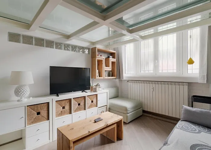 Apartment Guesthost - Comfortable Loft Citta Studi *