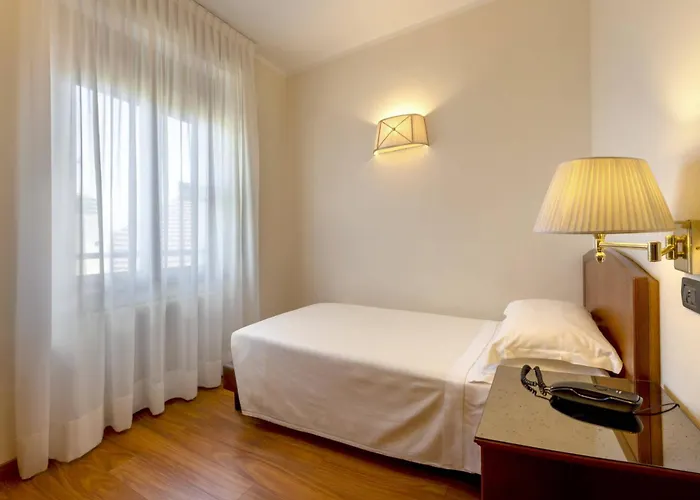 Lancaster Hotel