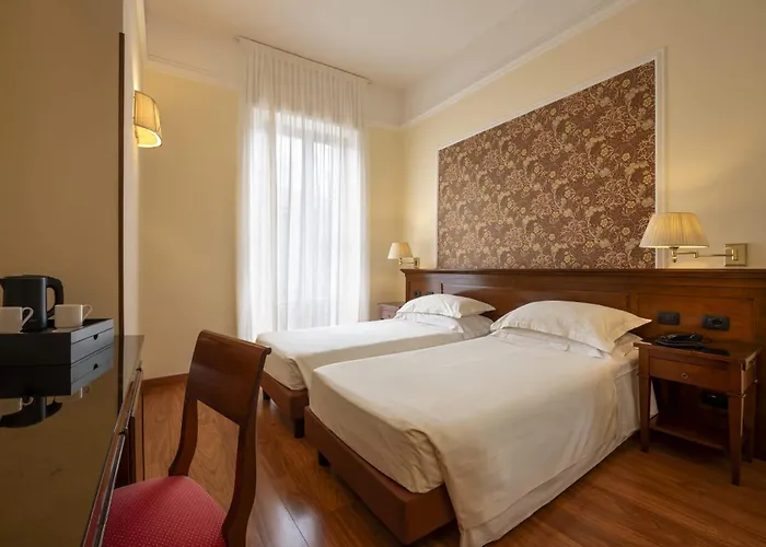 Lancaster Hotel 3*