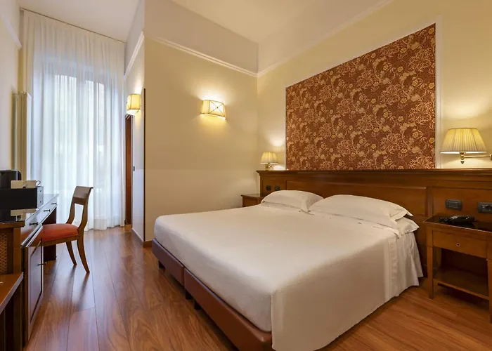 Lancaster Hotel