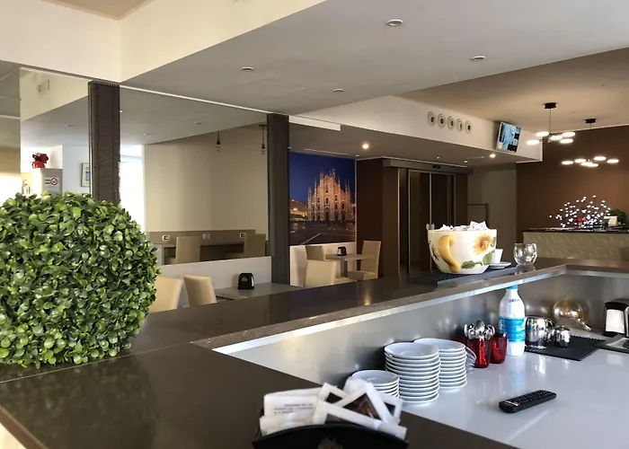 Stradivari ホテル 3*