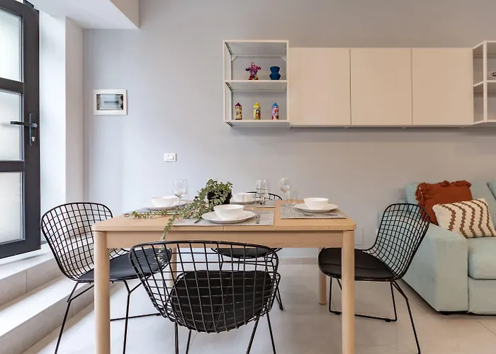 Champagne Loft ميلان