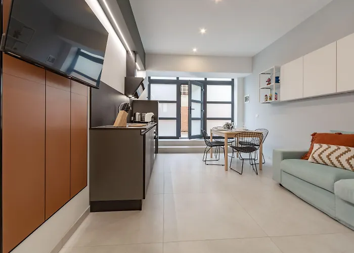 Champagne Loft شقة *