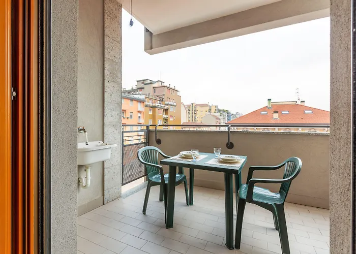 Savona District Terrace Flat * Milan