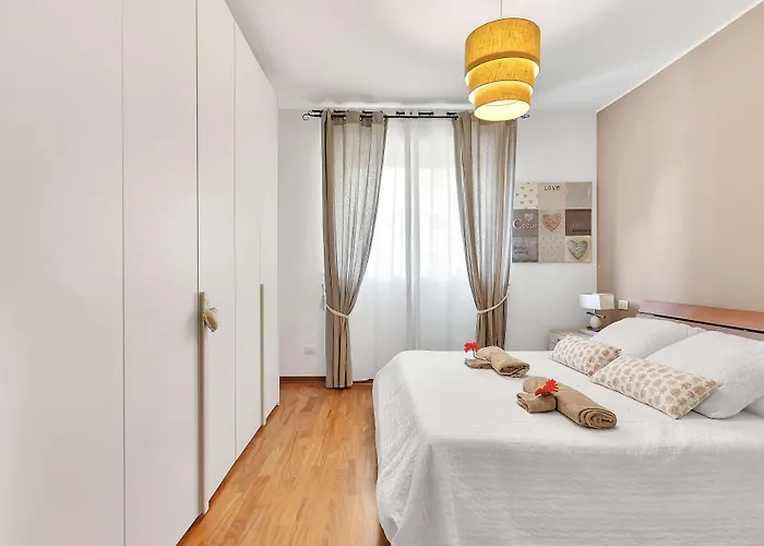 Daire Alessia's Flat - Perini Milano