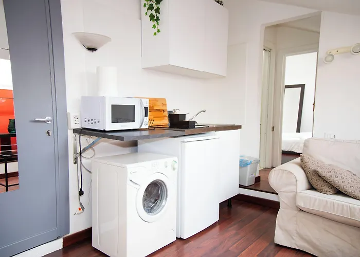 Hosting Dreams Attics - Duomo Appartement