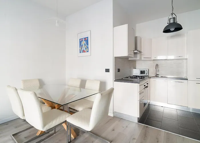 Guesthost - Lorenteggio Charming Flat