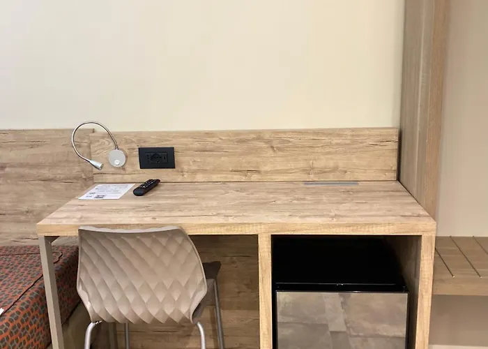 Stradivari ホテル 3*