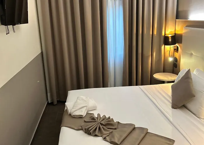 ホテル Stradivari