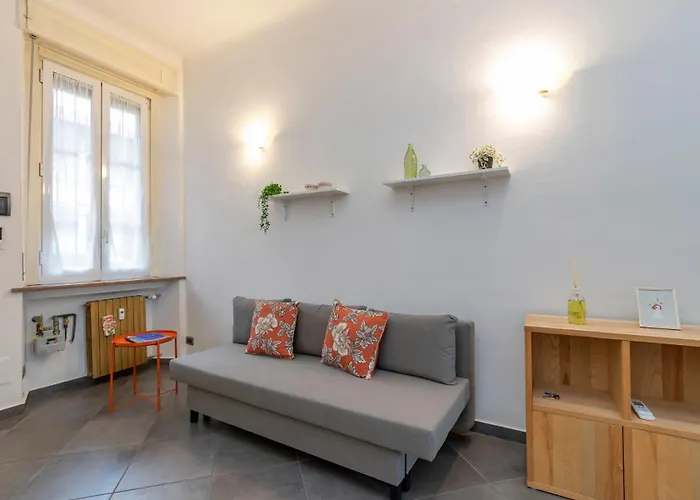 I-host - De Sanctis 52 * Milan