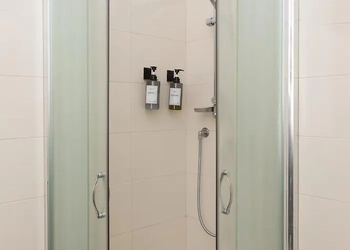 Artstay Exclusive Near Train Metro, Parking Apartamento