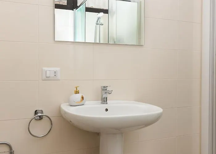 Artstay Exclusive Near Train Metro, Parking Apartamento