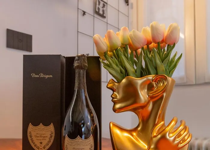 Artstay - Exclusive Near Metro M1, Ac, Parking 米兰