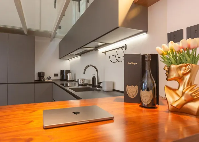 Artstay - Exclusive Near Metro M1, Ac, Parking 米兰