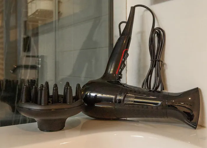 Artstay - Exclusive Near Metro M1, Ac, Parking