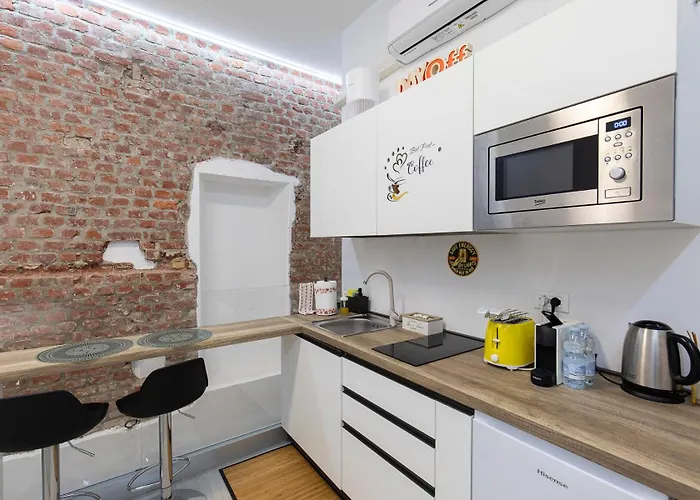 Apartman La Vecchia Milano-les Nubles Vannucci - Il Ballatoio E Il Cortile *