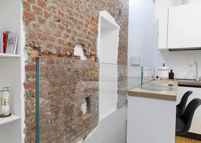 La Vecchia Milano-les Nubles Vannucci - Il Ballatoio E Il Cortile Apartman