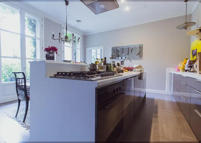 Вилла Designed Luxury Loft With Private Exclusive Garden *