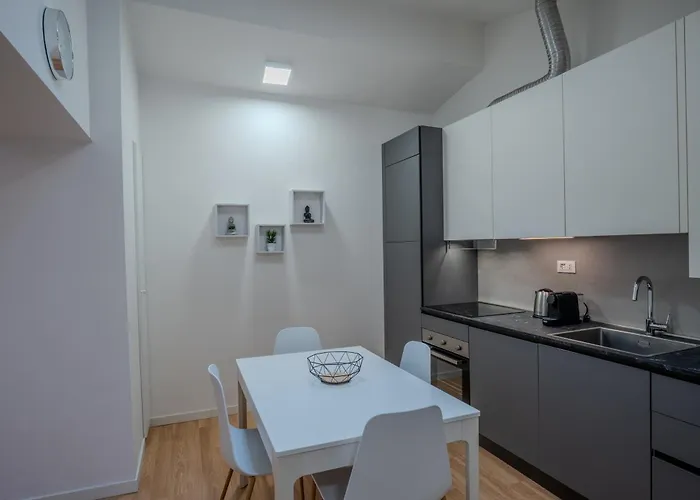 House241 Bocconi Lägenhet