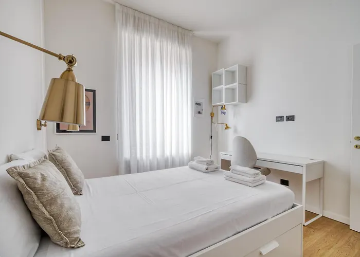 Just Urban Stays - Chic & Stylish Apt In City Center - 1 Min M2 Metro